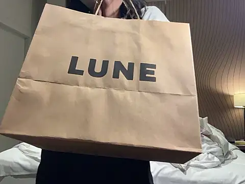 yuu-chan  online show from 11-23-25, 09:19