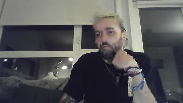 Snapshot of BlinkBoyRave chatting on 09-26-25, 10:55 BlinkBoyRave online show from 09-26-25, 10:55