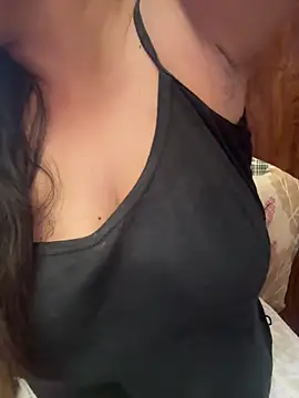 Snapshot of annanya01 chatting on 06-14-26, 12:06 annanya01 online show from 06-14-26, 12:06
