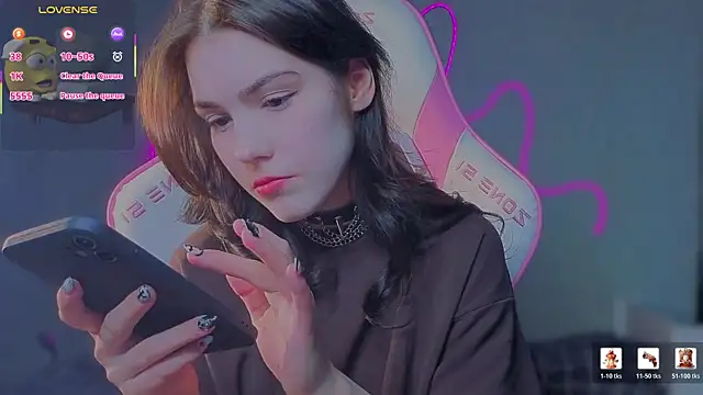 Snapshot of Sophie_SkyAngel chatting on 05-06-26, 05:39 Sophie SkyAngel online show from 05-06-26, 05:39