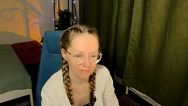  Goldilocks  online show from 10-06-25, 05:24