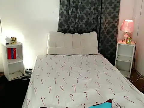 Malia cummer online show from 03-25-26, 08:19