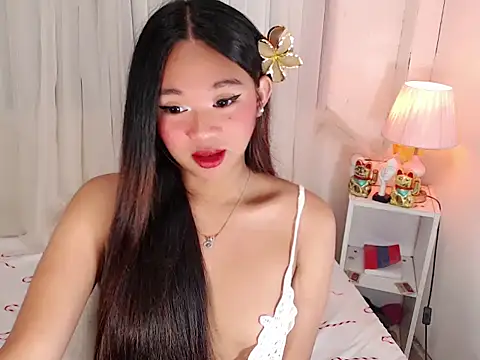 Malia cummer online show from 07-23-26, 10:17