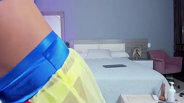 Alaiaguerra online show from 10-31-25, 04:36