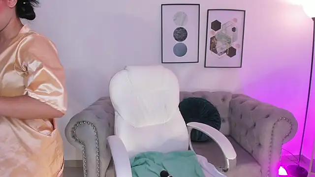 Sharon breezee online show from 11-21-25, 04:22