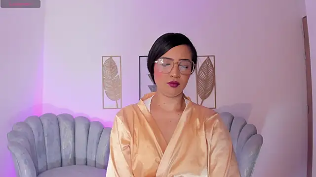 Sharon breezee online show from 11-18-25, 01:32