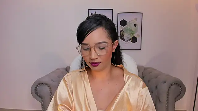 Sharon breezee online show from 10-26-25, 04:24