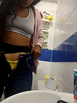 Amber-Sweett online show from 10-29-25, 01:10