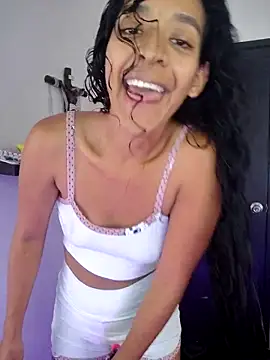 Amber-Sweett online show from 11-18-25, 06:22