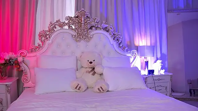 MeganStrain online show from 01-14-26, 06:17