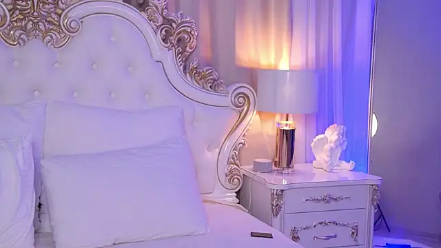 MeganStrain online show from 12-23-25, 06:12