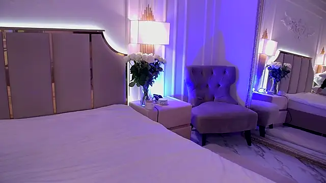 MeganStrain online show from 09-19-25, 03:10