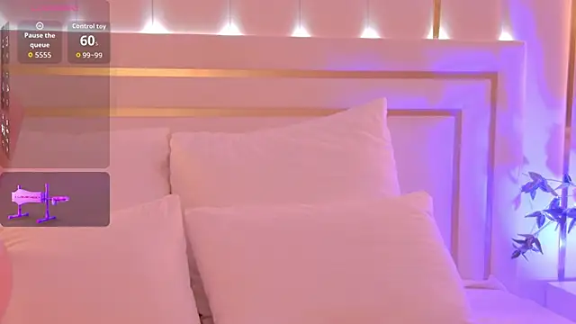 MeganStrain online show from 10-21-25, 03:06