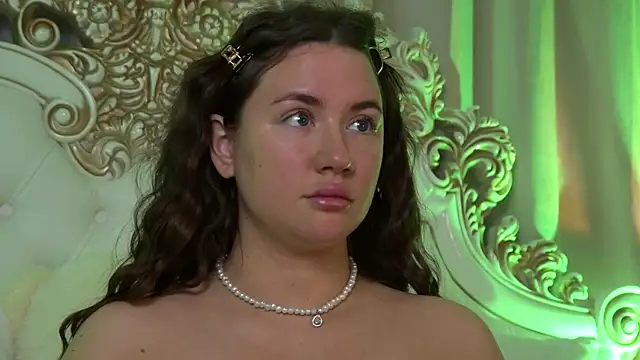 MeganStrain online show from 01-13-26, 03:21