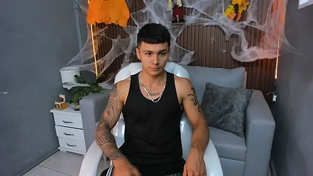 Leo santoro online show from 10-24-25, 01:21