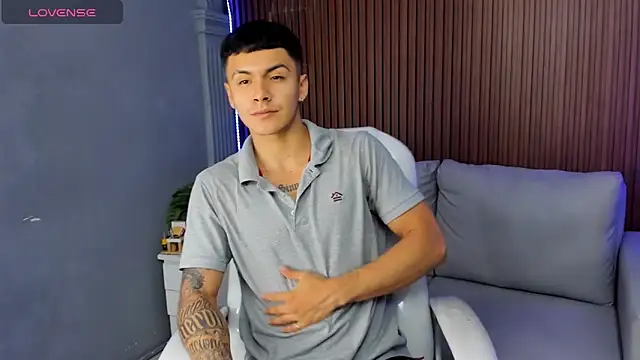 Leo santoro online show from 12-22-25, 02:28