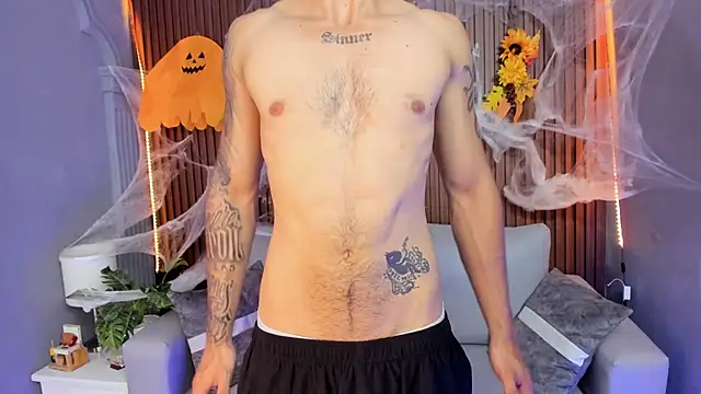 Snapshot of Leo_santoro chatting on 10-15-25, 03:09 Leo santoro online show from 10-15-25, 03:09