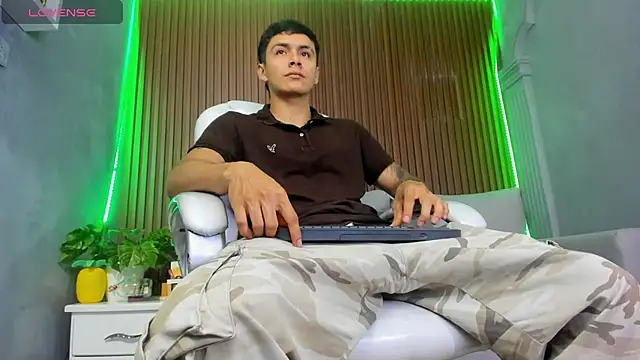 Leo santoro online show from 12-04-25, 01:54