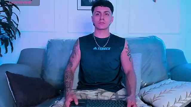 Leo santoro online show from 02-12-26, 01:11