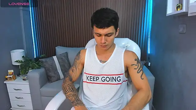 Leo santoro online show from 11-11-25, 01:39