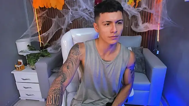 Leo santoro online show from 10-22-25, 03:44