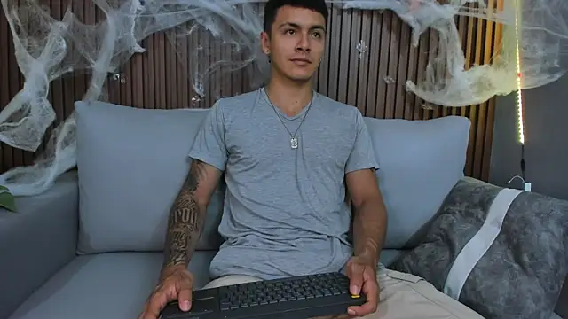 Leo santoro online show from 11-01-25, 02:22