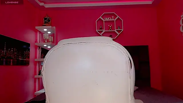 KlhoeGill online show from 09-19-25, 12:09
