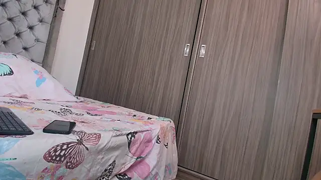 dreamsussi online show from 10-29-25, 05:34