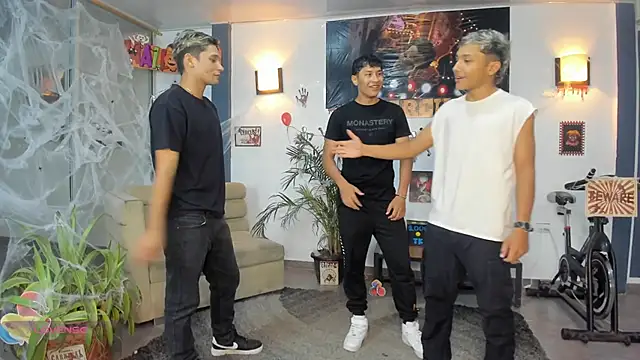 Bisexlifehot   online show from 10-26-25, 11:05