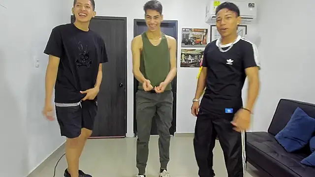 Bisexlifehot   online show from 03-24-26, 11:27