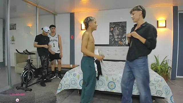 Bisexlifehot   online show from 11-14-25, 11:19