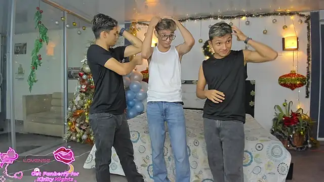 Bisexlifehot   online show from 12-16-25, 11:09