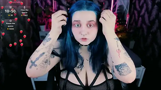 Snapshot of Mira_Fyre chatting on 10-25-25, 07:58 Mira Fyre online show from 10-25-25, 07:58