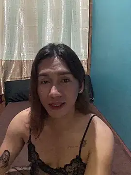 pretty TRANSjona online show from 10-24-25, 05:28