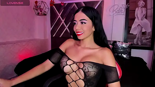 Snapshot of pocahontasweetss03 chatting on 12-04-25, 04:11 pocahontasweetss03 online show from 12-04-25, 04:11