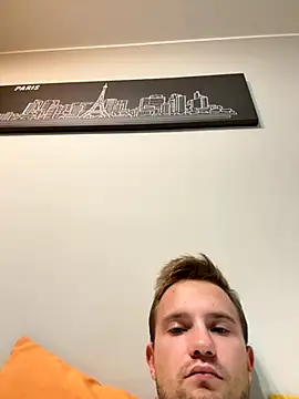 Snapshot of Italy_sex_boy chatting on 10-09-25, 03:45 Italy sex boy online show from 10-09-25, 03:45