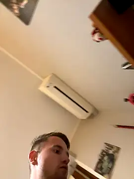 Snapshot of Italy_sex_boy chatting on 11-26-25, 12:21 Italy sex boy online show from 11-26-25, 12:21