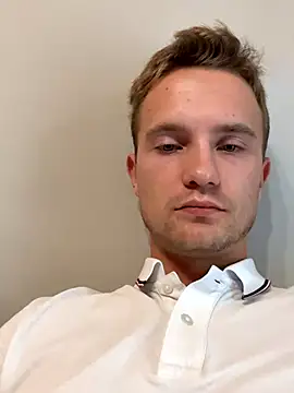 Snapshot of Italy_sex_boy chatting on 09-25-25, 12:33 Italy sex boy online show from 09-25-25, 12:33