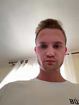 Snapshot of Italy_sex_boy chatting on 09-16-25, 02:51 Italy sex boy online show from 09-16-25, 02:51