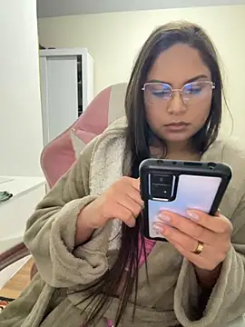 Snapshot of AngelBrazil_Ofc chatting on 10-30-25, 10:39 AngelBrazil Ofc online show from 10-30-25, 10:39