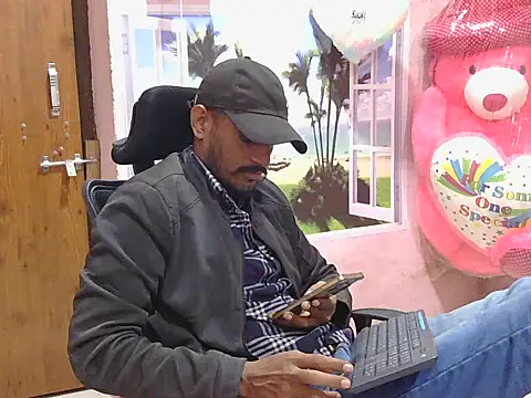 krishjaat43 online show from 12-21-25, 07:59