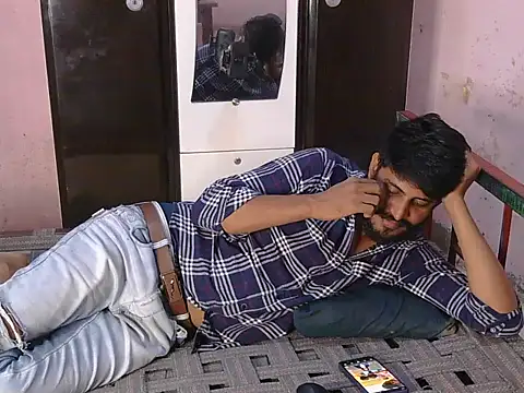 Snapshot of krishjaat43 chatting on 06-12-26, 05:27 krishjaat43 online show from 06-12-26, 05:27