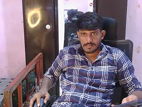 Snapshot of krishjaat43 chatting on 07-08-26, 03:34 krishjaat43 online show from 07-08-26, 03:34