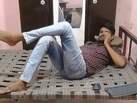 Snapshot of krishjaat43 chatting on 05-11-26, 05:43 krishjaat43 online show from 05-11-26, 05:43