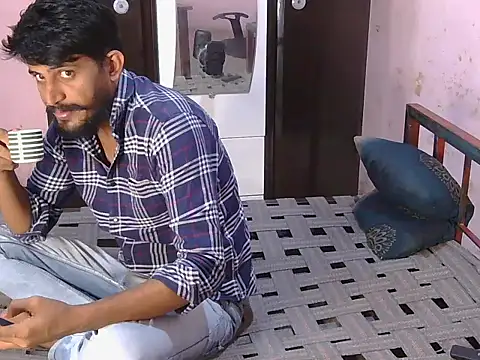 Snapshot of krishjaat43 chatting on 06-11-26, 05:15 krishjaat43 online show from 06-11-26, 05:15
