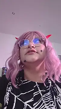 XxGreenGoodxX online show from 11-19-25, 09:26