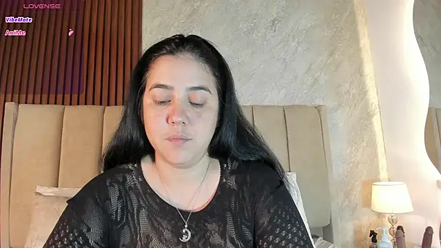  Cris Spicy  online show from 07-24-26, 06:37