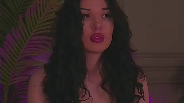Snapshot of KattySchwartz chatting on 10-19-25, 04:32 KattySchwartz online show from 10-19-25, 04:32