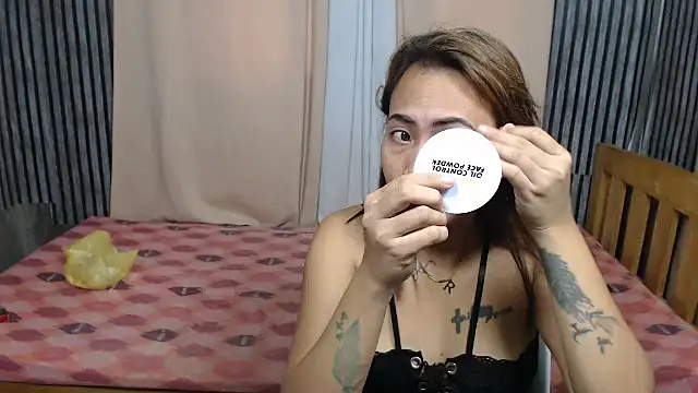 joanpetite online show from 10-21-25, 01:38