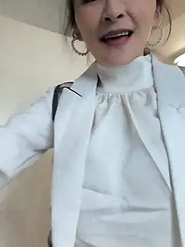 Snapshot of wsyx326 chatting on 10-14-25, 04:02 wsyx326 online show from 10-14-25, 04:02